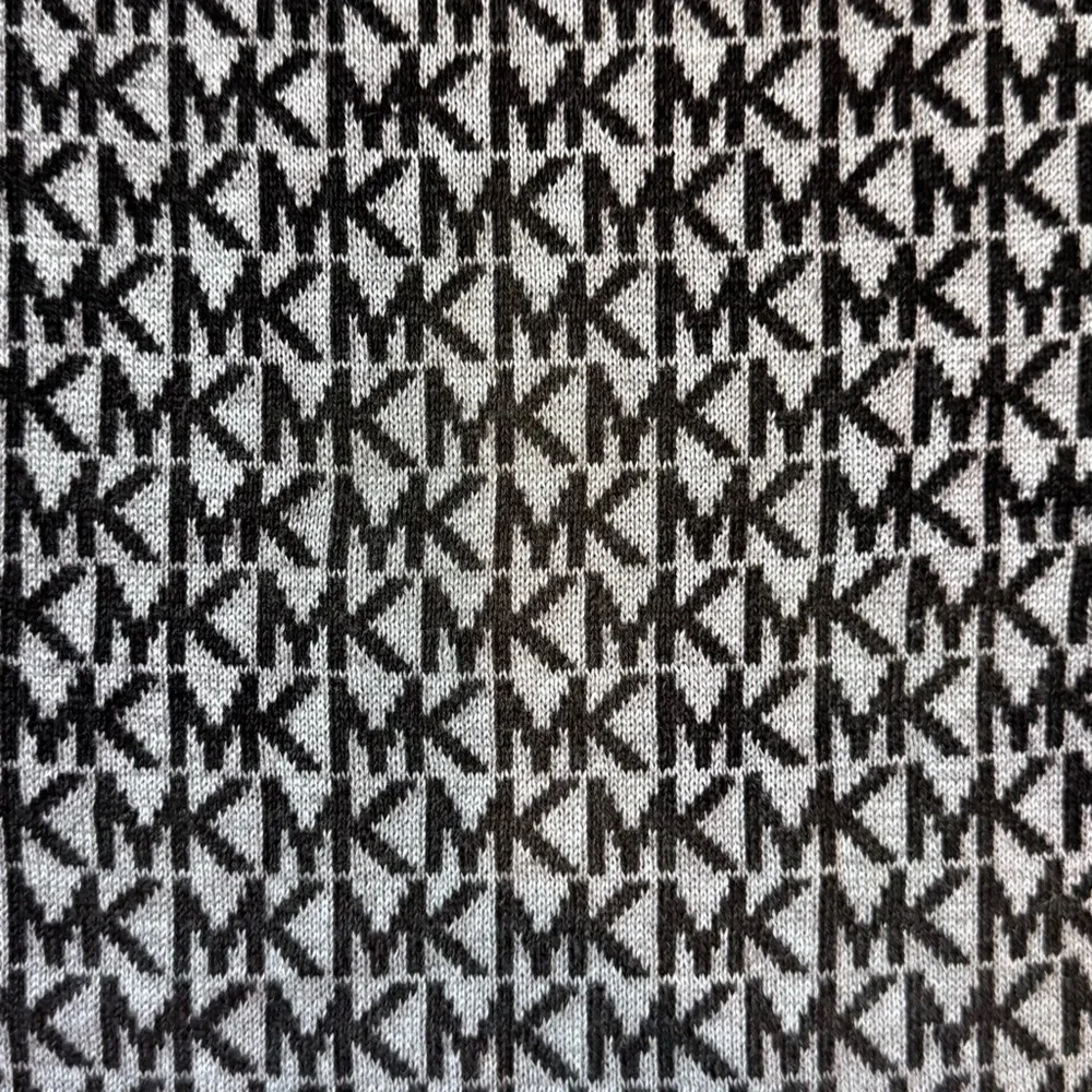 Michael Kors Scarf - Picture 4 of 6